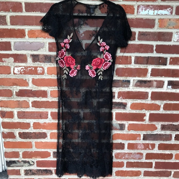 Forever 21 Dresses & Skirts - Forever 21 black lace flower appliqué tunic dress
